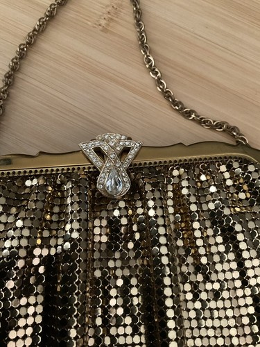 WHITING & DAVIS Mesh Evening Purse with rhinestone clasp and gold chain. - Picture 3 of 6