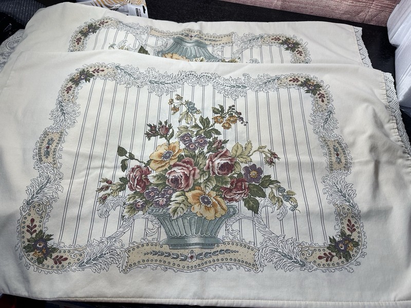 (2) Vintage Standard Louis Nichole Floral Edge Detail Percale Pillowcase 18x31