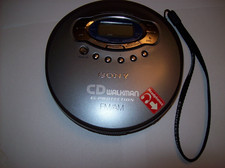 Sony CD Walkman Model D-FJ61 Portable CD Player FM/AM Radio with G Protection