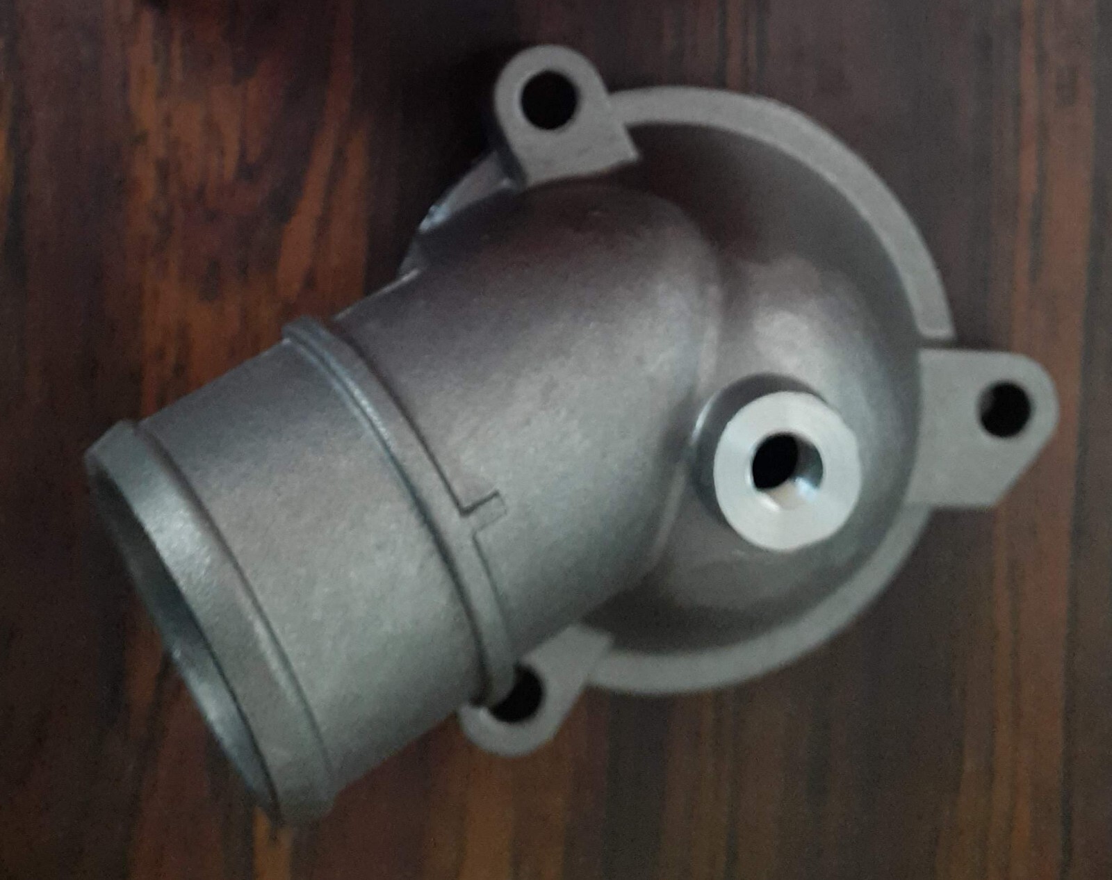 86-99 Mercedes 190 260 300 E CE TE C320 NEW Thermostat Cover/ Outlet  1032030774