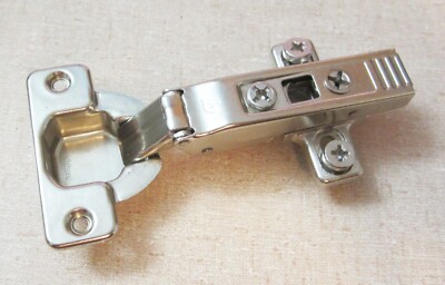 BLUM CABINET HINGES (70T555-01.01) w/ Quick Release Clips (175L810-01)