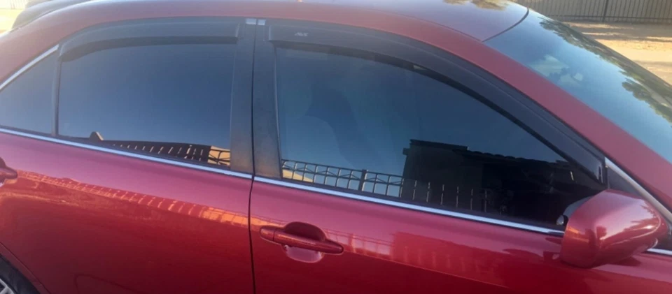 Вентиляционные козырьки противодымные дождевики AVS 3 М лента для седана Toyota Camry 2007-2011 годов выпуска - Изображение 2 из 4