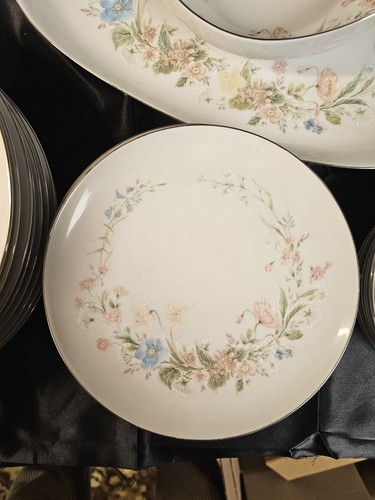 Premiere Fine China MD104 Berkshire Service For 8 32pc W/platter And Salad Bowl - Picture 7 of 9
