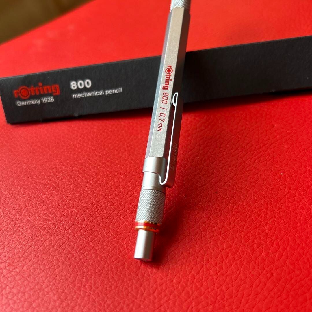 ロットリング　rotring 800+　廃盤超美品　 シルバー0.7 Amazon.com : rOtring 800 Mechanical Pencil, 0.7 mm, Silver