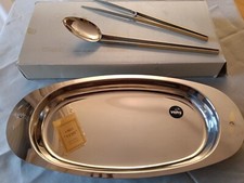 Vassoio  Portata Inox Con Decorazioni e Piedini ORO 24 CA. + Cucchiaio e Pinze 