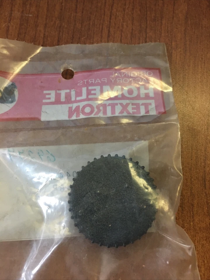 NEW OEM HOMELITE OIL CAP A70446 - Image 4 of 4