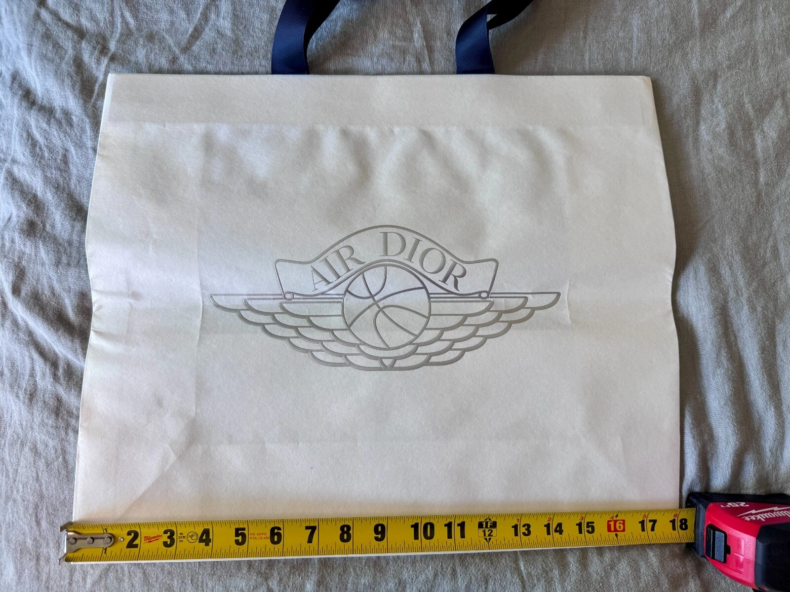 Sac shopping original Nike Air Dior Jordan 1 Collab. De Dior à New York 18''x15''