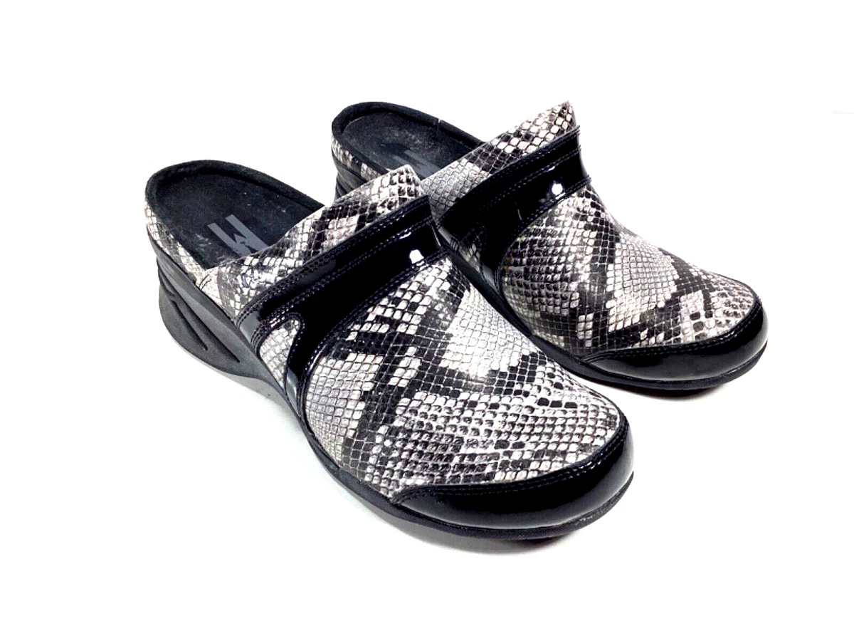 MOZO 3730 Zoe Gray Black Snake Print Patent Leather Mule Clog Shoes Women s 9.5