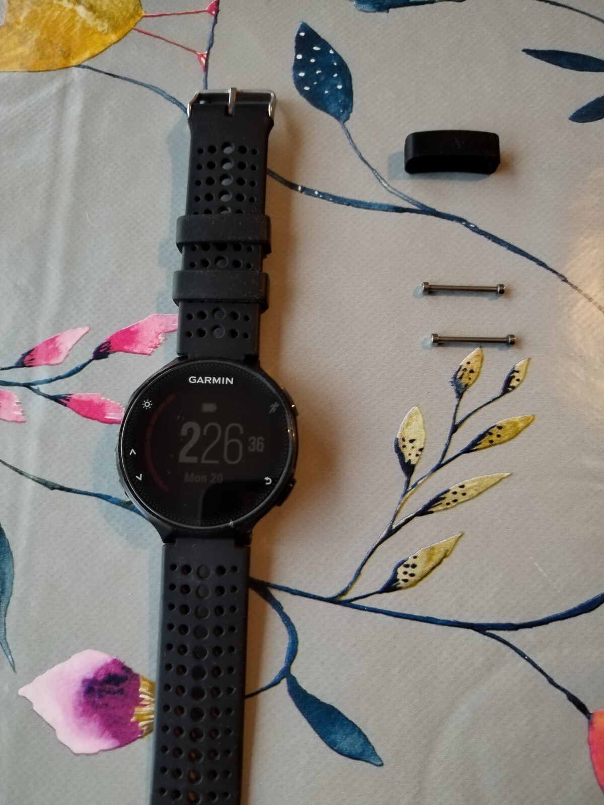 Garmin Forerunner 235 Heart Rate Monitor GPS Running Watch Black/Grey