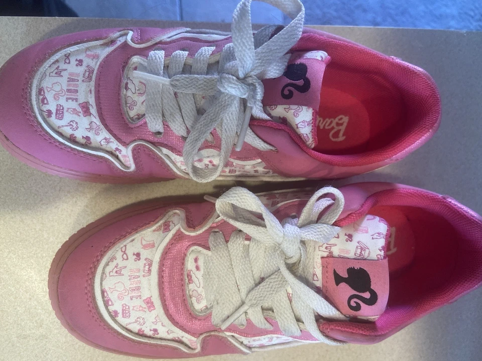 Zapatos Barbie Niñas (Talla 3 Rosa) Usados Lindos Zapatos Sin Caja Excelente Estado Foto 2 de 4