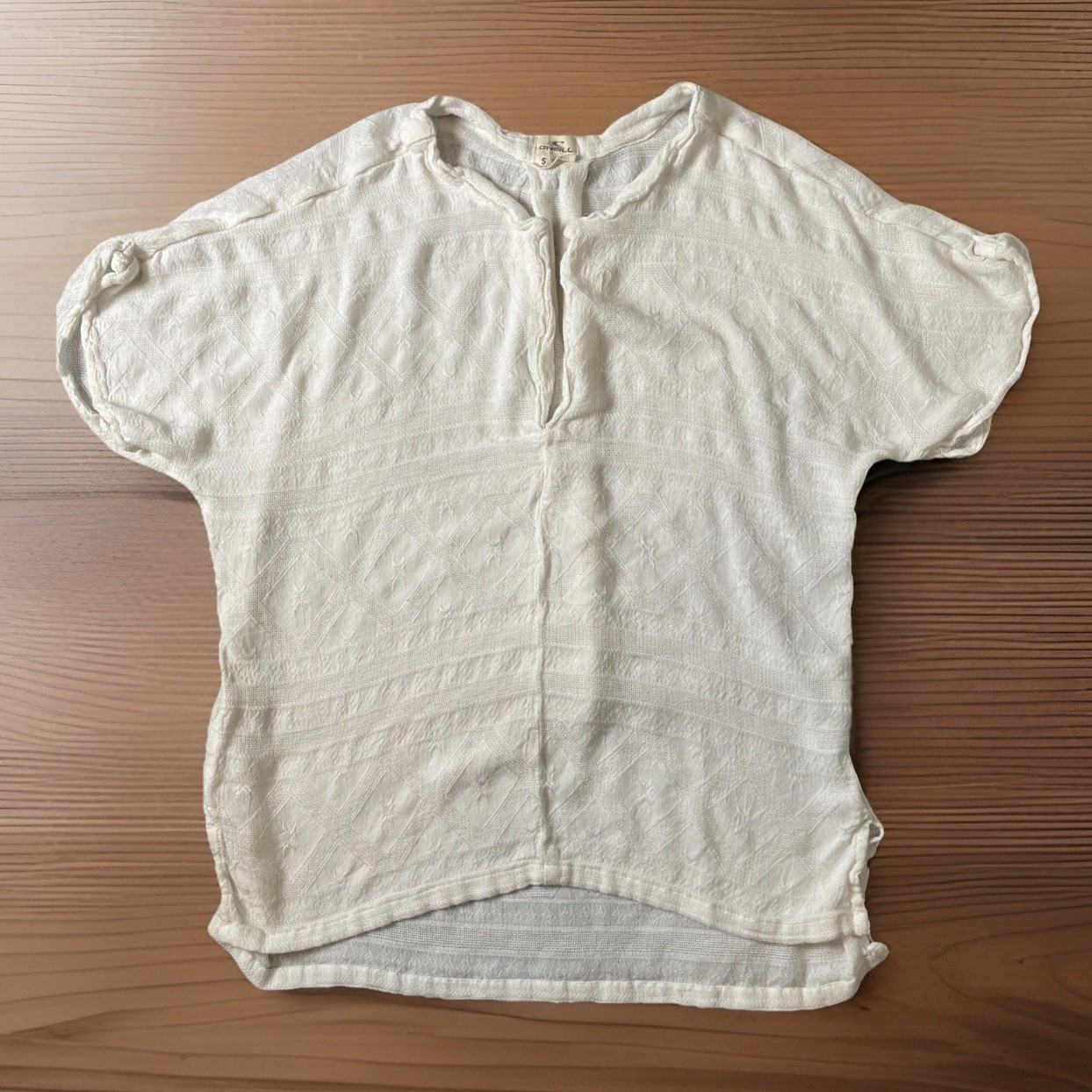 Oneill Top Shirt Women’s Size Small S Ivory V-Neck Textured Short Sleeve Surfer