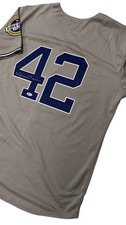 1st Unanimous HOF Selection! Top Mariano Rivera Cards 17