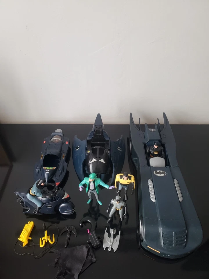 LOT VÉHICULES FIGURINES BATMAN KENNER ANNÉES 90 DC COMICS TONKA (COLLECTION... - Photo 1/4