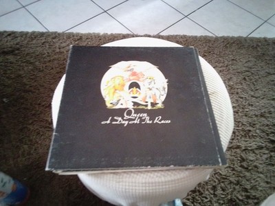 Queen A Day At The Races LP Foldoutcover Import Italien Stereo 3c06498485 Ois
