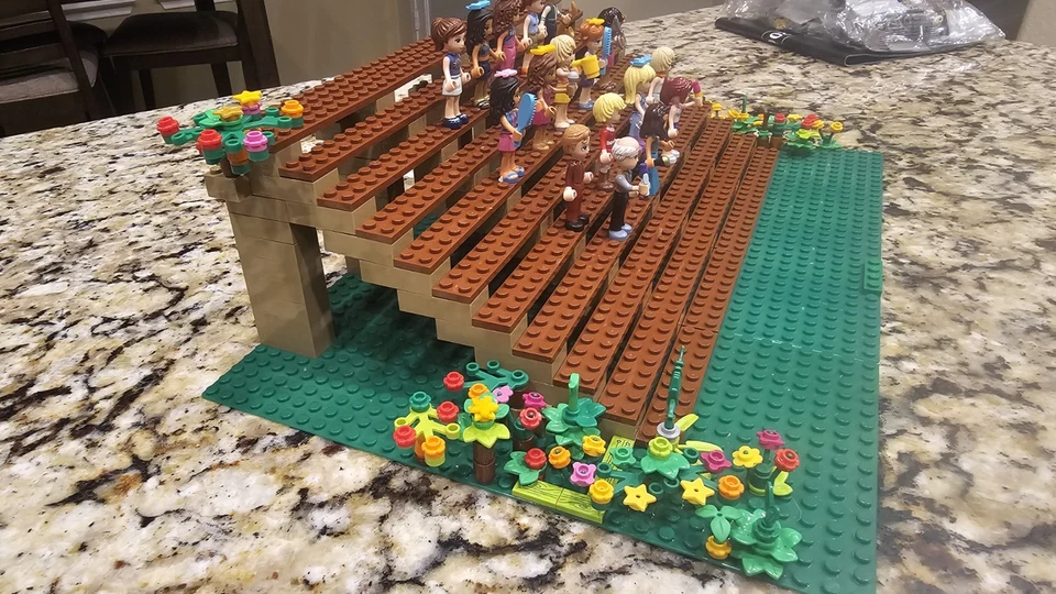 Lego Friends Minifigures Lot with grandstand and landscaping - Image 3 of 4