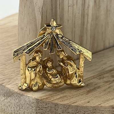 BRIGHT Gold Tone CRYSTAL STONE Nativity 3D Scene Manger Christmas TIE TACK AVON
