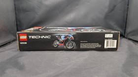 *New* LEGO TECHNIC: Street Motorcycle (42036)