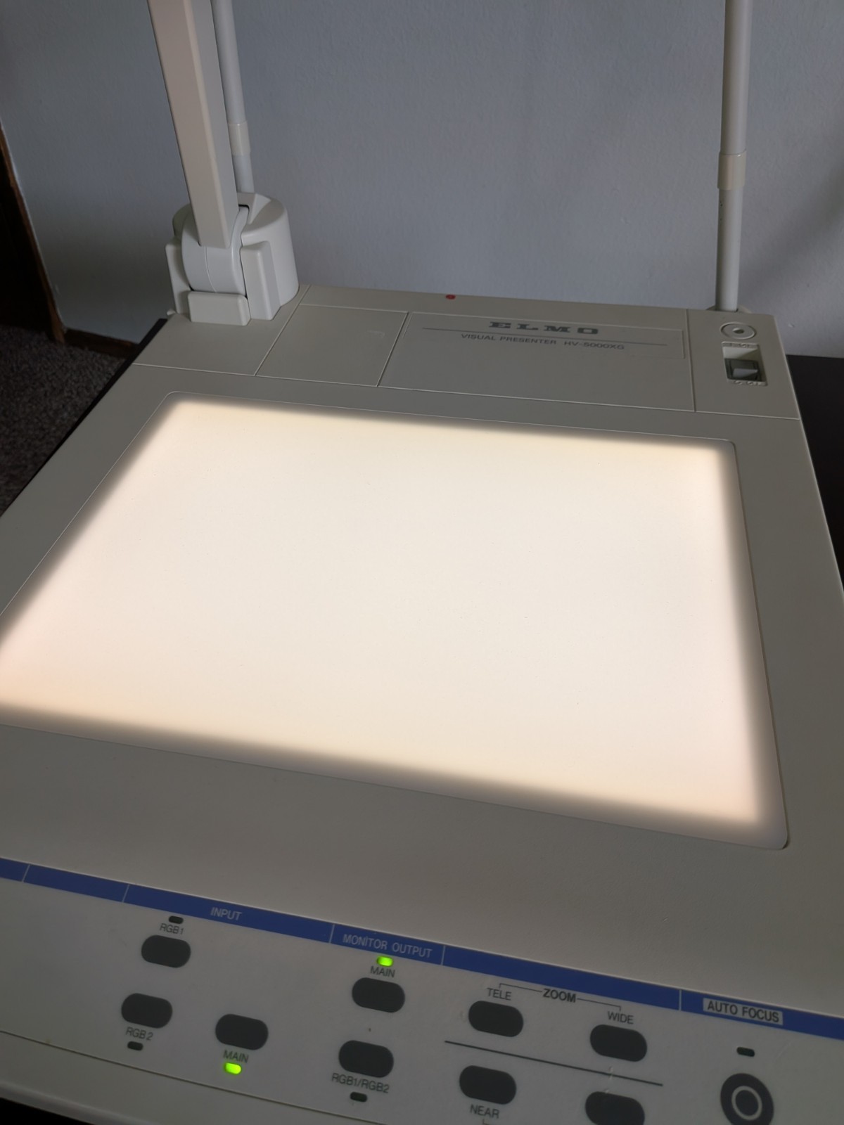 Elmo Visual Presenter  HV-5000 XG Tested W/ Remote