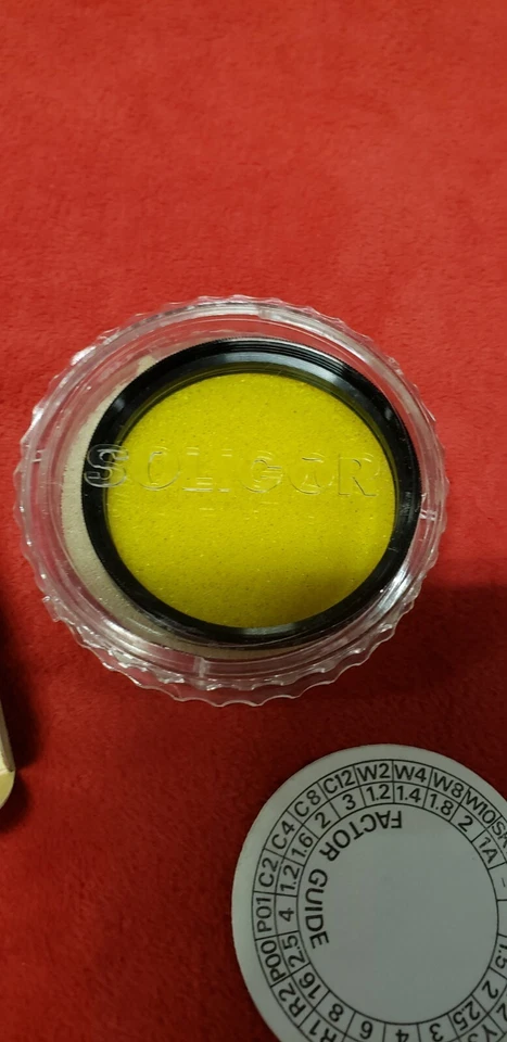 New NOS SOLIGOR 49mm Y2 YELLOW SCREW IN FILTER NIB with case and instructions. - Image 3 of 4
