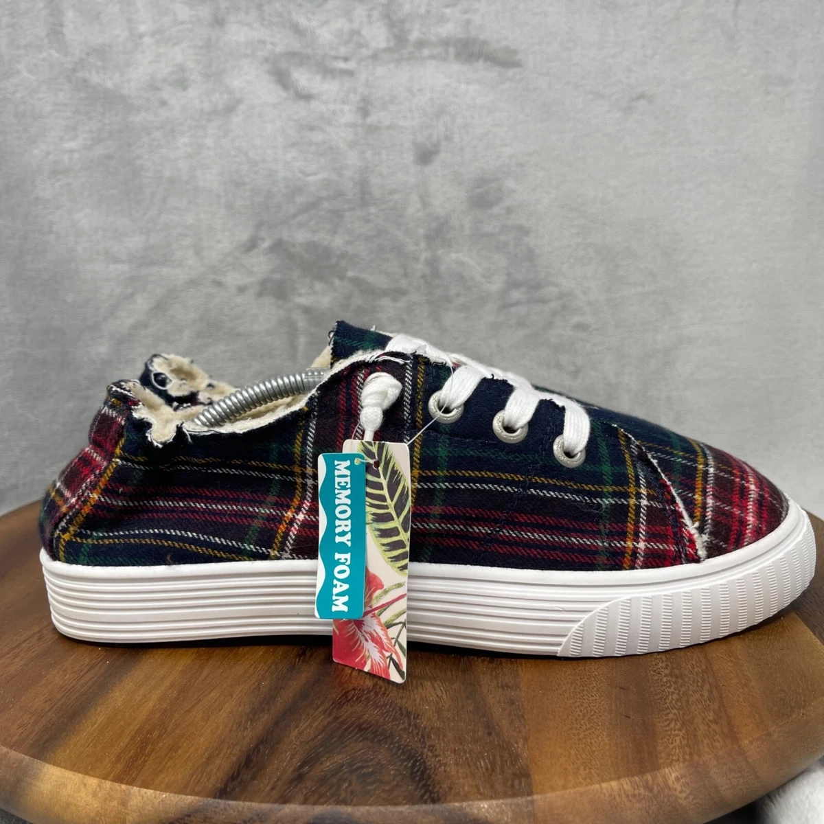 Tommy Bahama Shoes Womens 9 Multicolor Plaid Sherpa Lined Low Top Sneaker