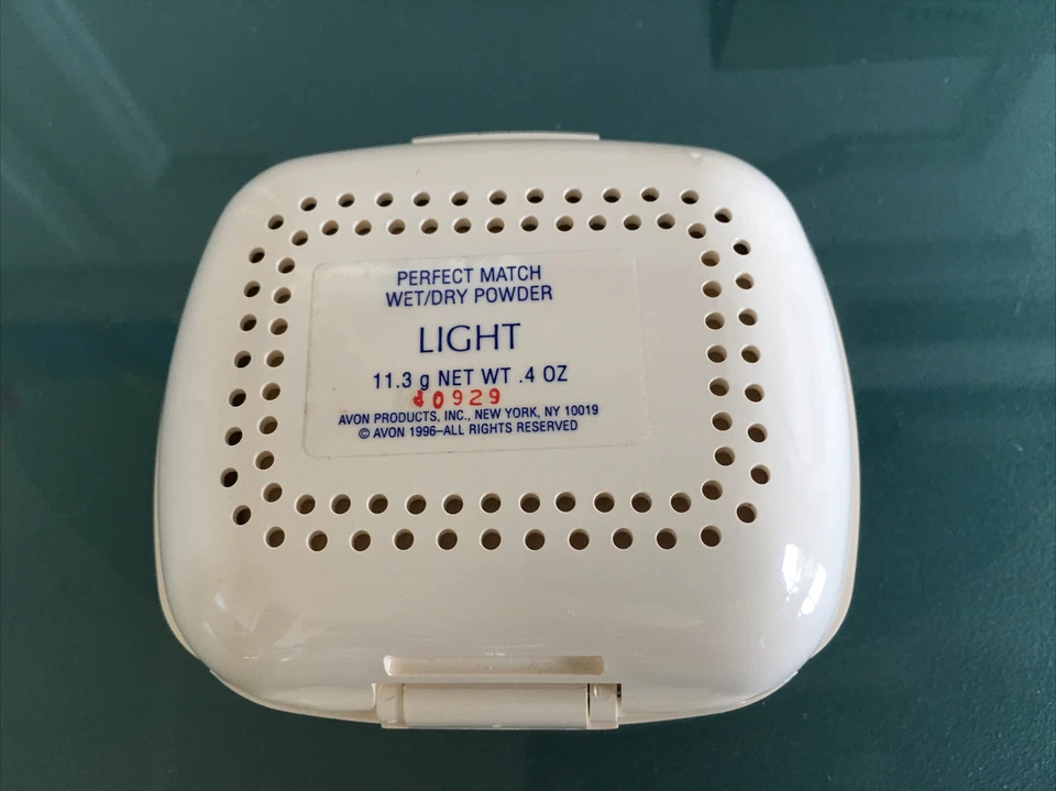 AVON PERFECT MATCH Wet/Dry Face Powder 0.4 oz  - Light - Image 4 of 4