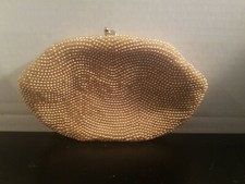 Vintage Magid Hand Beaded Creamy/ Gold Kisslock Clutch Purse Made in Japan