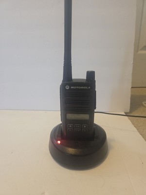Pre-owned MOTOROLA CP100D WALKIE TALKIE WITH CHARGING STAND