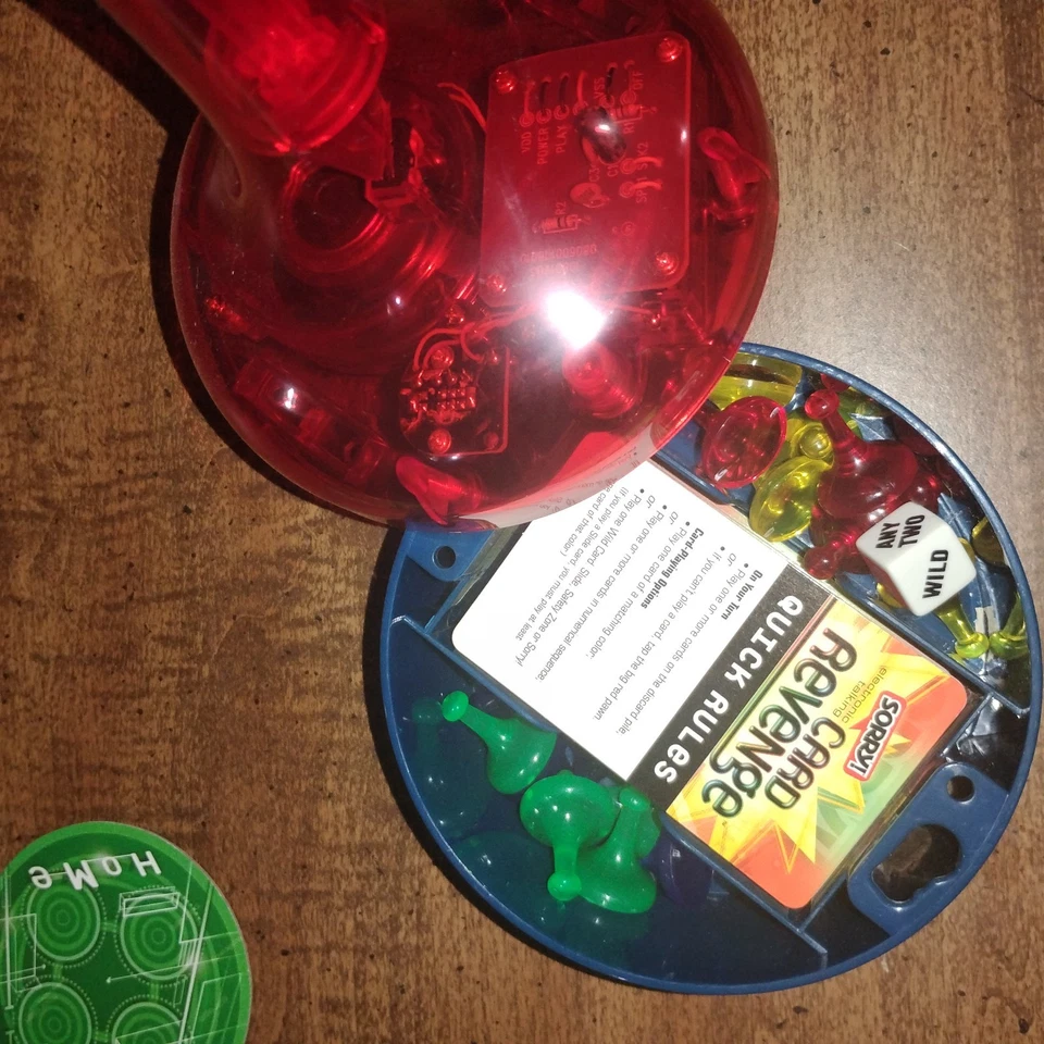 ¡Lo siento! Card Revenge Electronic Talking Game Big Red Pawn Hasbro COMPLETO Foto 3 de 4