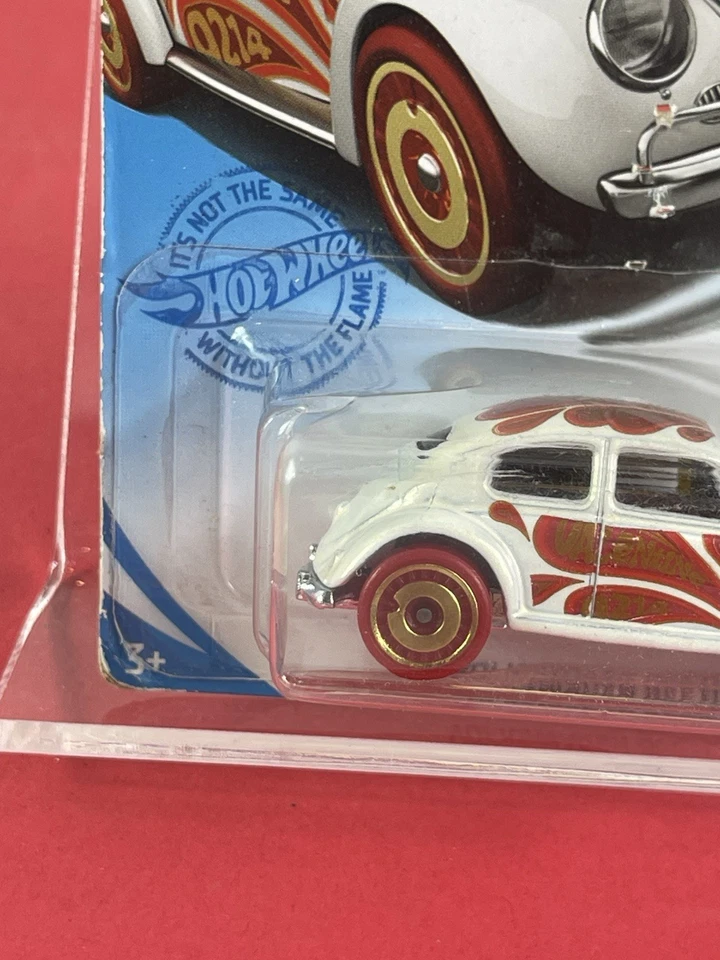 VW Beetle Holiday Racers #4/5 2011 Hot Wheels con estuche protector Foto 4 de 4