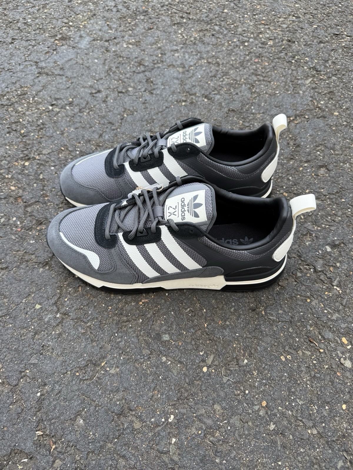 Adidas Originals ZX 700 HD Men's Running Shoe Athletic Sneaker Footwear H01851 thumbnail 2