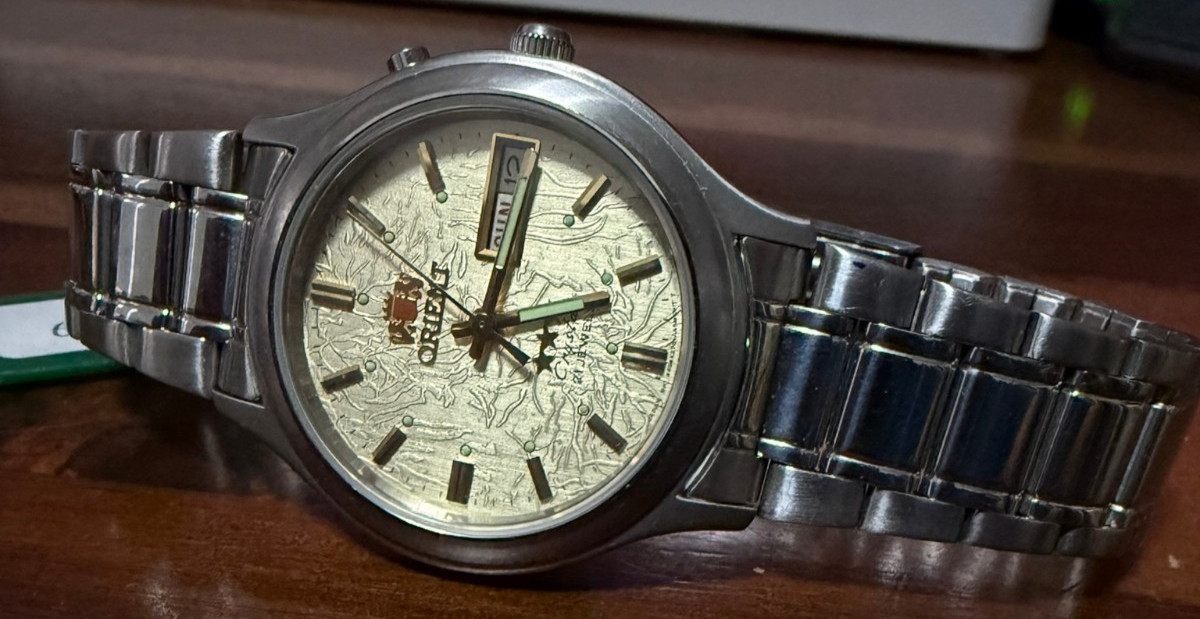Orient Crystal 21 Jewels Automatic Watch Gold Textured Dial NOS Japan Vintage