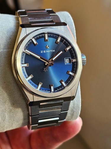 Zenith Defy Classic 2022 95.9000.670/51.M9000 Blue Mens Watch Titanium