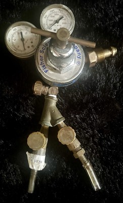 Fisher Scientific FS-100 CO2 Gas Regulator   Compressed Gas, USED