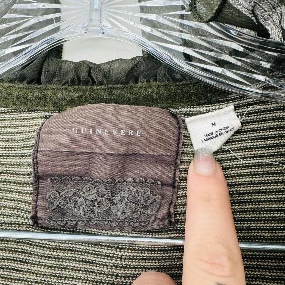 Guinevere 绿色和白色条纹荷叶边开衫女式 M 码 — 第 2/4 张图片