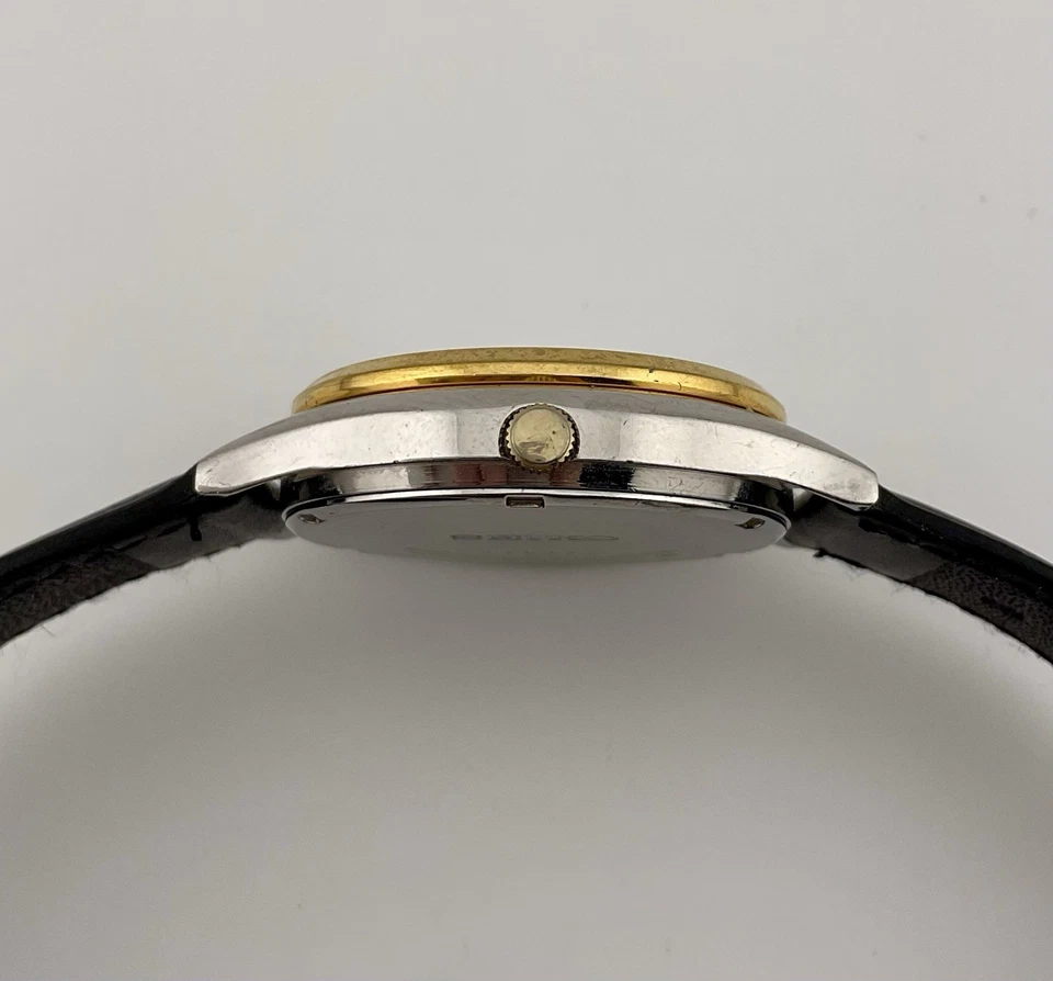 Reloj Seiko Solar V158-0AA0 Dos Tonos Foto 3 de 4