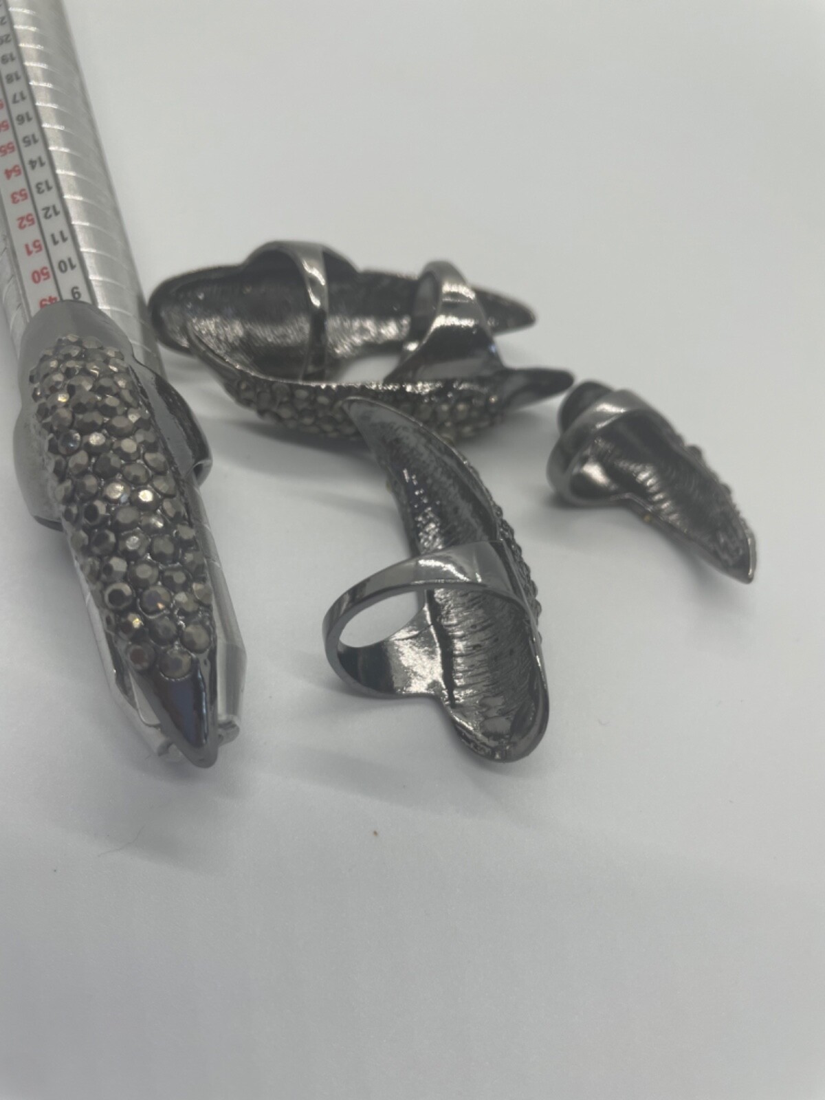 rhinestone eagle claw five piece ring set. - image 3