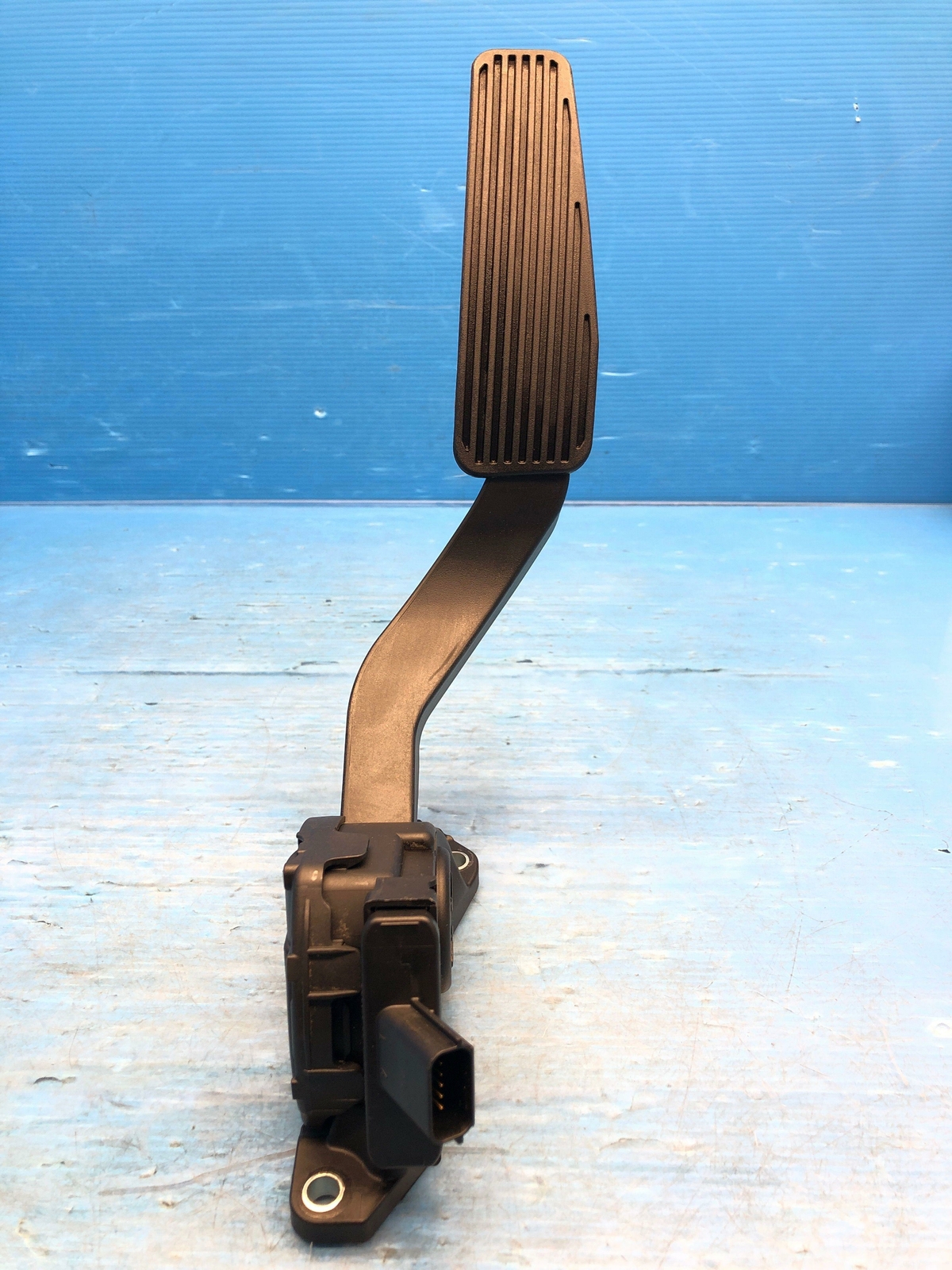 2013-2016 MASERATI QUATTROPORTE M156 OEM ACCELERATOR GAS PEDAL 06700049780
