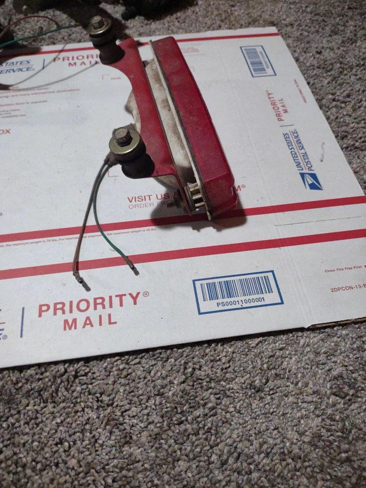 Luz trasera A1 1983 84-85 Honda ATC200X ATC350X con soporte de montaje  Foto 3 de 4