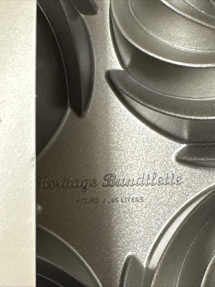Nordic Ware Backform 6er Kringel Rosetten Heritage Bundtlette Pan, Silber - Bild 4 von 4