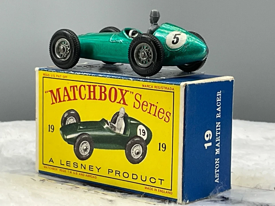SCARCE #5 Matchbox Lesney#.19C Aston Martin 1961 N, Mint,in D box all orig, - Image 2 of 4