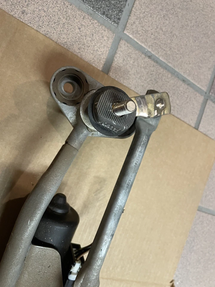 BMW E39 2000 montaje limpiaparabrisas 528i 540i Foto 2 de 4