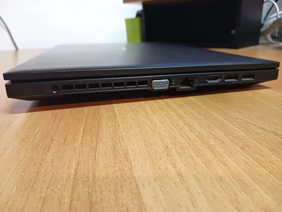 Asus Pro Essential PU551LA, Intel Core i5, Nvidia GEFORCE 820m, SSD da 500 Gb - Immagine 3 di 4