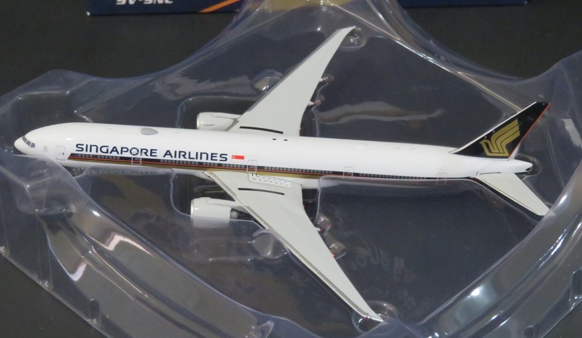Phoenix Models. Singapore Boeing B777-300ER. 9V-SNC. 1:400 Scale