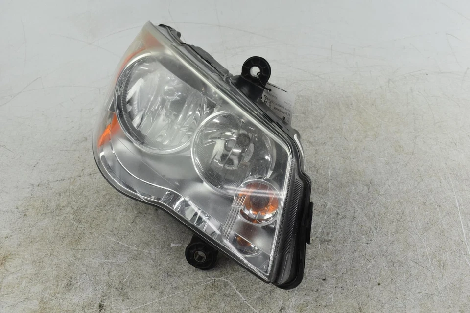 Conjunto de faros derechos usados se adapta a: Chrysler Town & Country 2014 exc. automático Foto 3 de 4