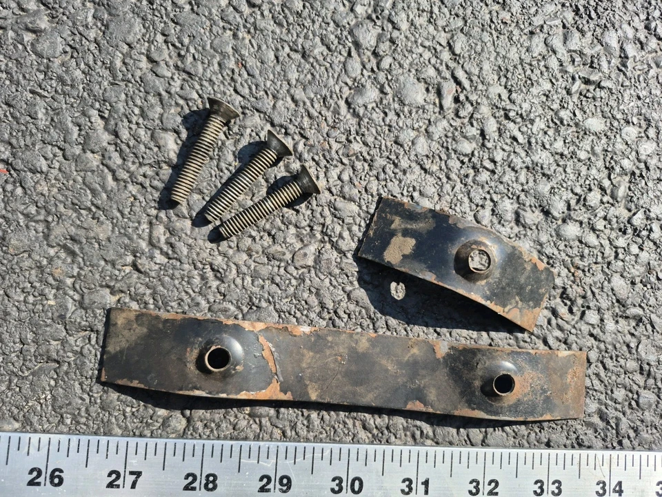 Retenedores y herrajes de línea de enfriador de aceite para tractor Case Ingersoll 446 Foto 4 de 4