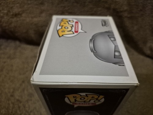 Funko Pop Games 499 Warhammer 40k Primaris Intercessor DIY Store Exclusive - Picture 8 of 10