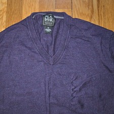 Jos A Bank Men  s 2XL V-neck sweater plum purple 100 Merino Wool Traveler