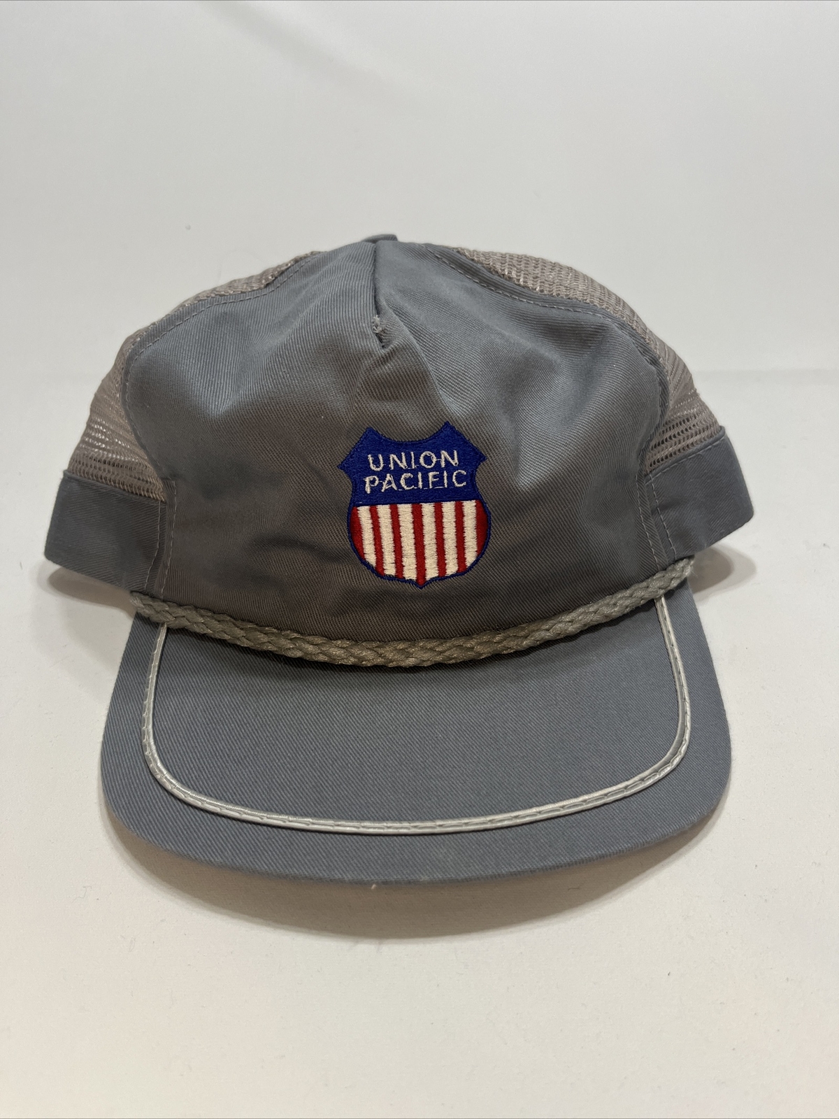 Vintage Union Pacific Snapback Trucker Hat Cap Mesh Gray Rope USA made