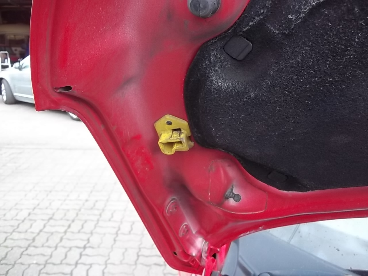 Volkswagen Transporter T5 STAY CLIP BRACKET TRIM HOLDER