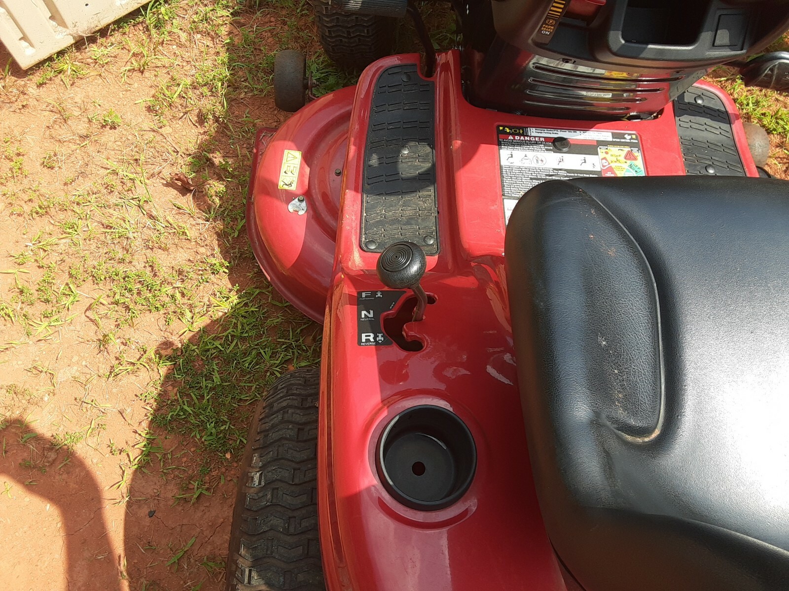 CRAFTSMAN 42" T1200 HYDROSTAT RIDING LAWN MOWER (LOCAL P/U IN GA